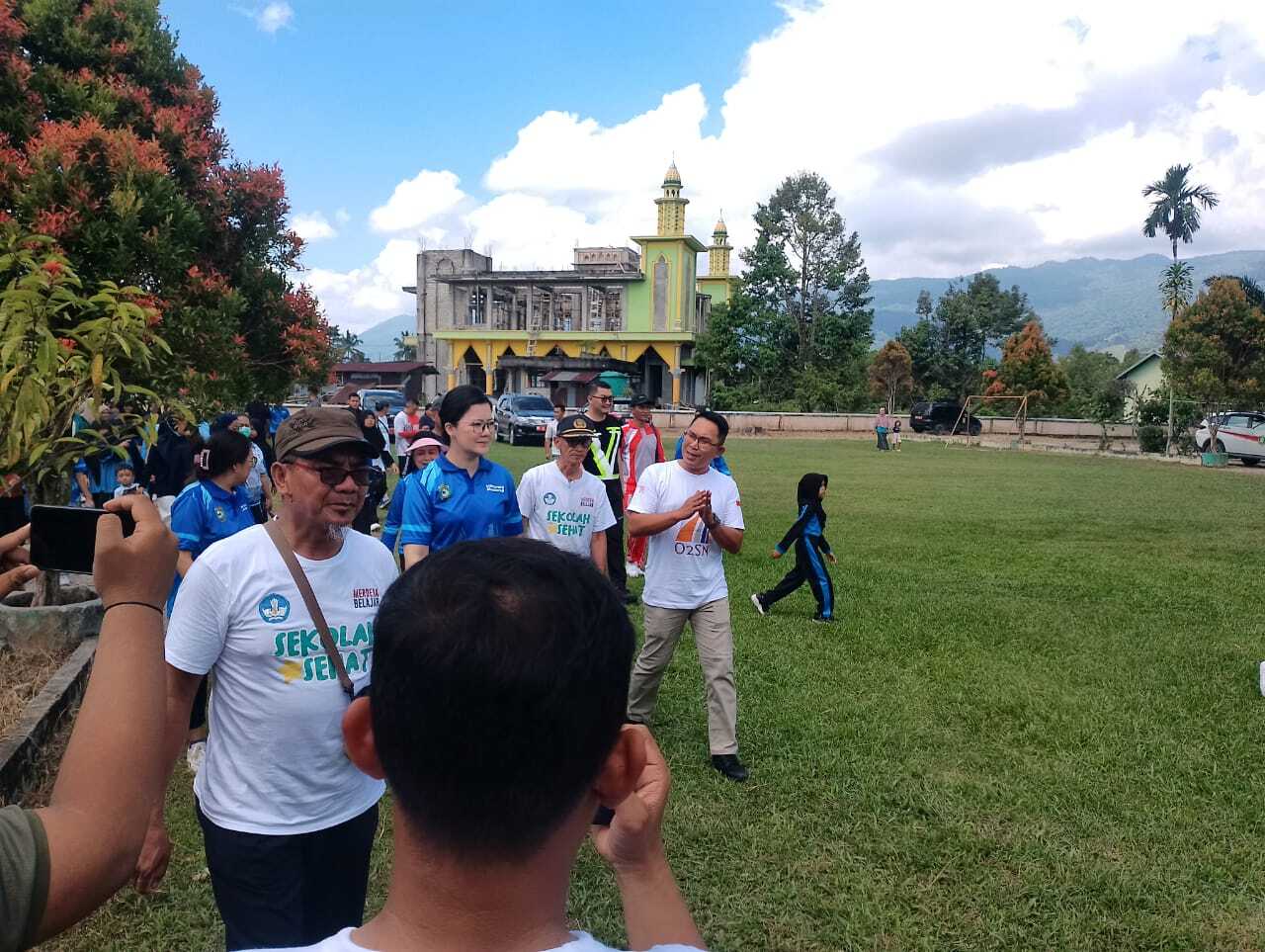 Sekertaris Dinas menghadiri kegiatan Gerakan Sekolah Sehat bersama Bupati Poso - (Ada 0 foto)